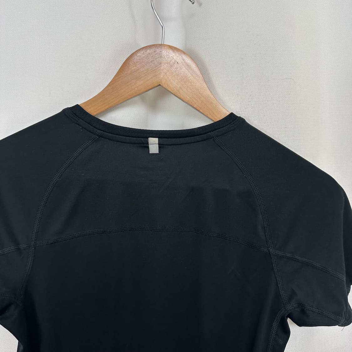 나이키 여자 운동복 반팔티 스판 검정 M 상품이미지9