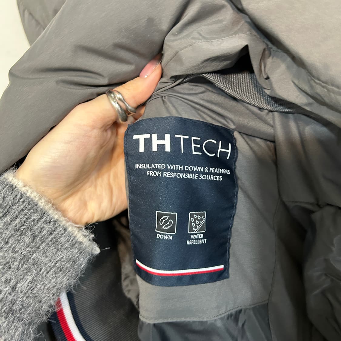 타미힐피거 남성 다운 패딩 95-100정도 상태최상 상품이미지7