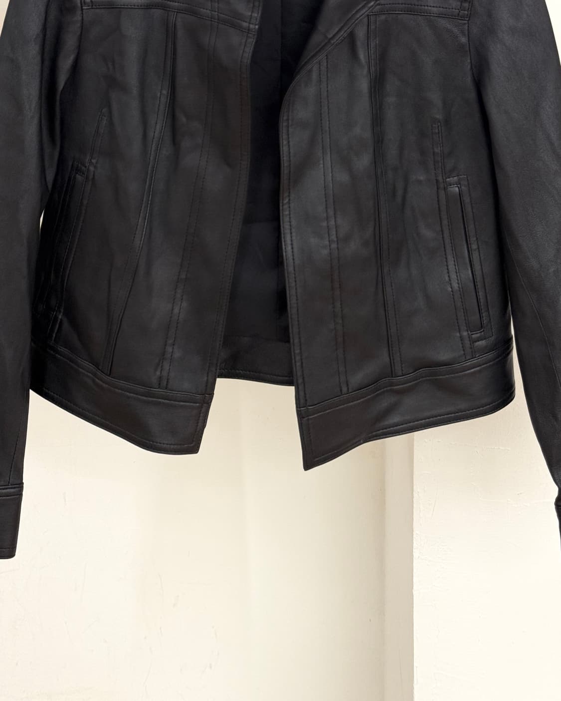 띠어리 블랙 램스킨 레더자켓 상품이미지5