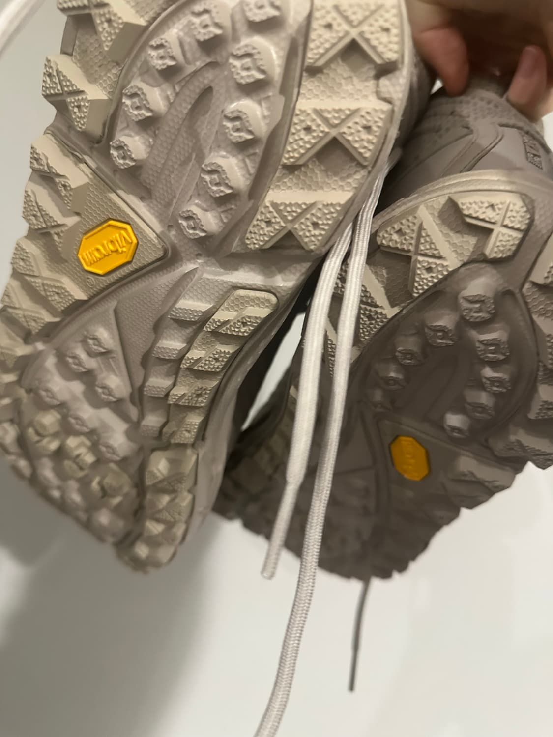 255)호카 토르 울트라 하이 심플리 토프 상품이미지4