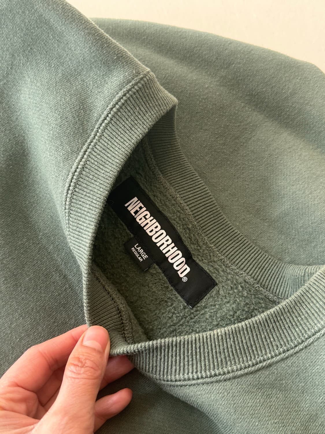 네이버후드 스웻셔츠 맨투맨 카키그린 L사이즈 상품이미지4