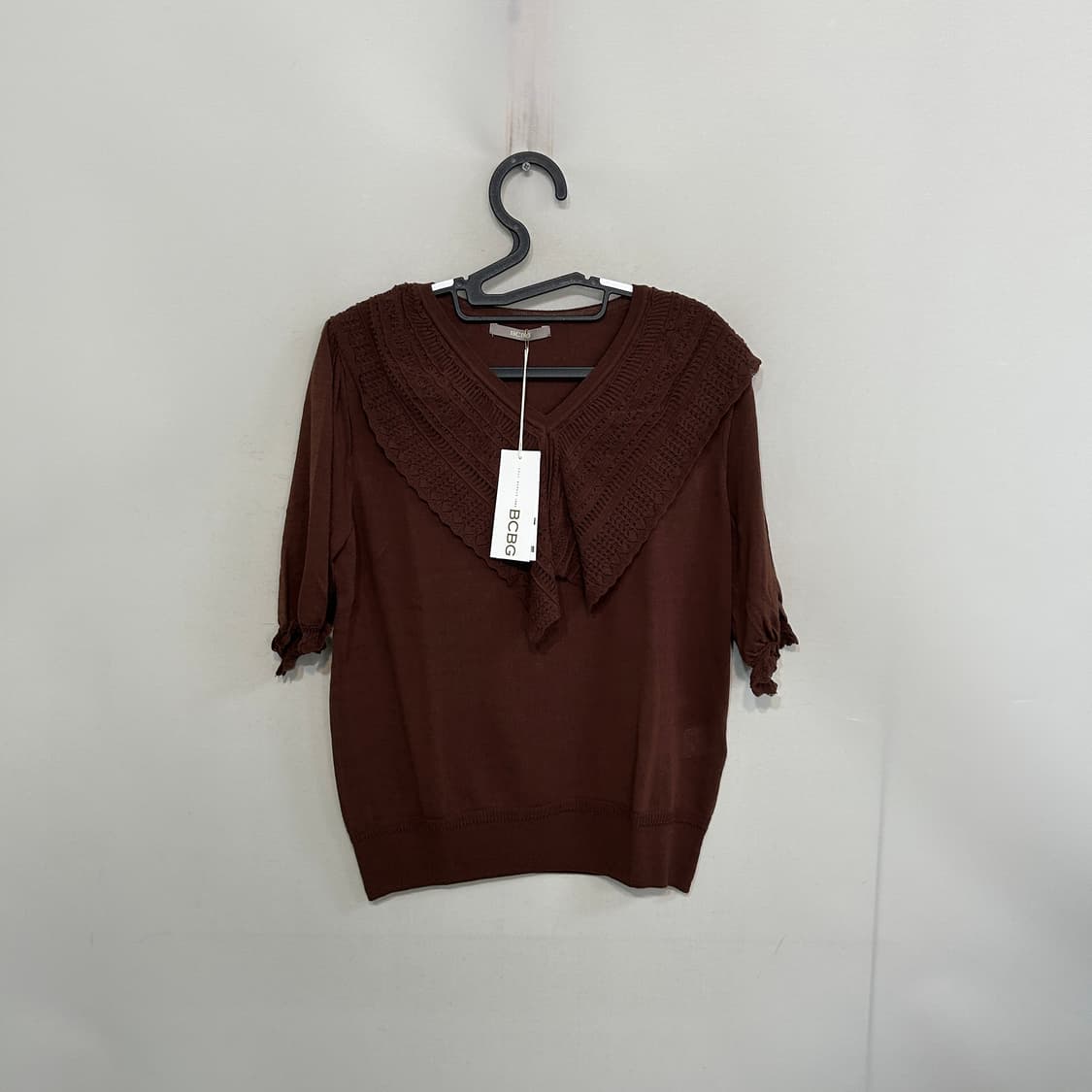 BCBG 다크 브라운  레이스 카라 니트  66 새상품 상품이미지1