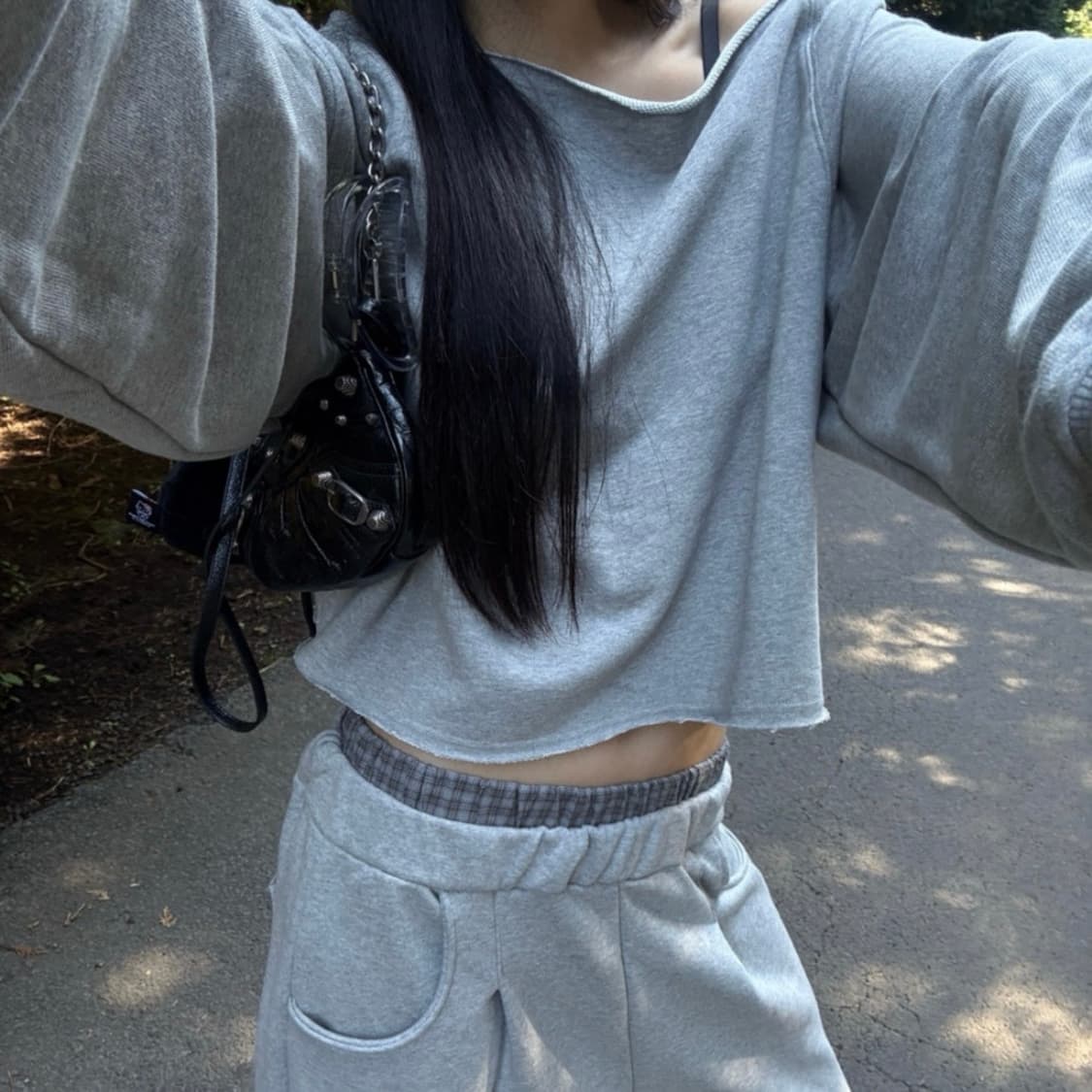 YUE  자체제작 ONE-SHOULDER MTM 유 원숄더 맨투맨 상품이미지2