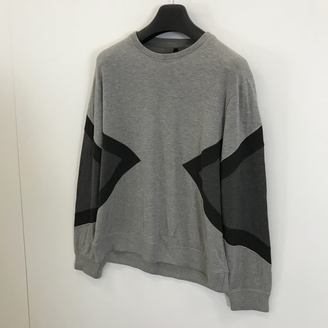 닐바렛 지오메트릭 맨투맨 [M] 상품이미지2