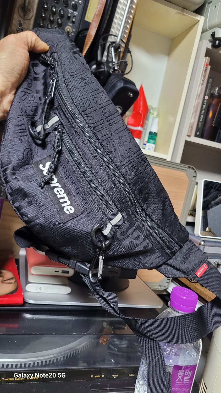 슈프림 힙색 상품이미지1