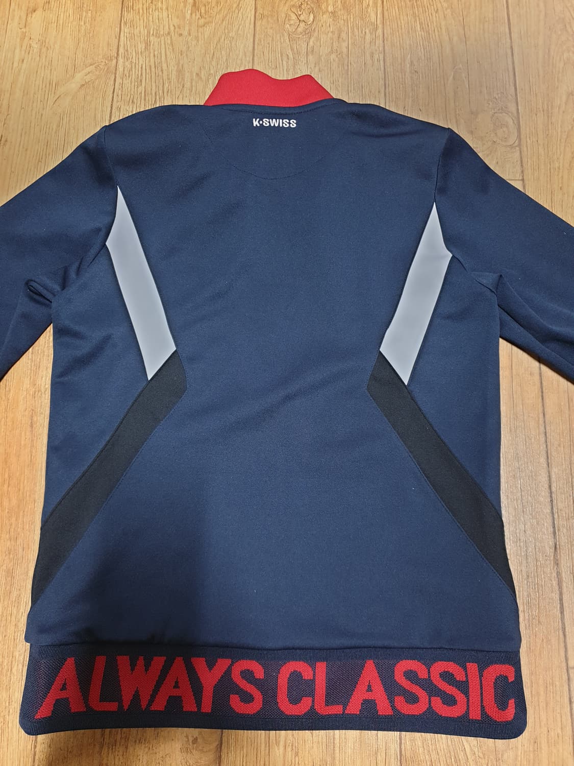 1005 케이스위스 운동복 집업 90 사이즈입니다 상품이미지6