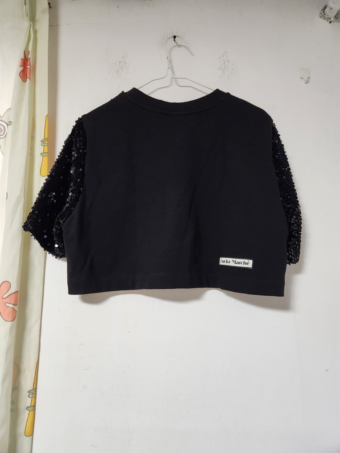 럭키 마르쉐 블랙 스팽글 크롭 반팔 티셔츠 M 상품이미지3