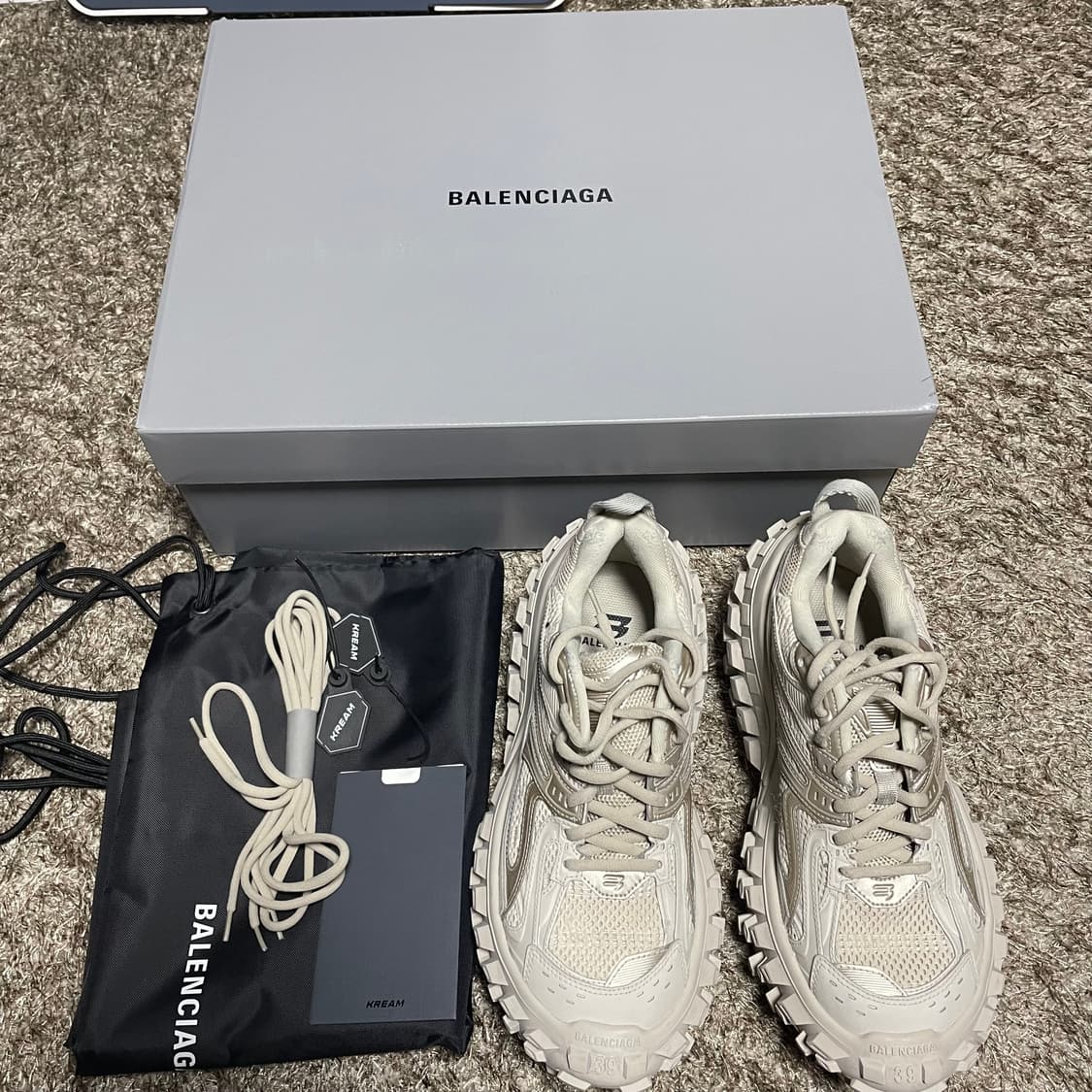 발렌시아가 디펜더 베이지 39 상품이미지4