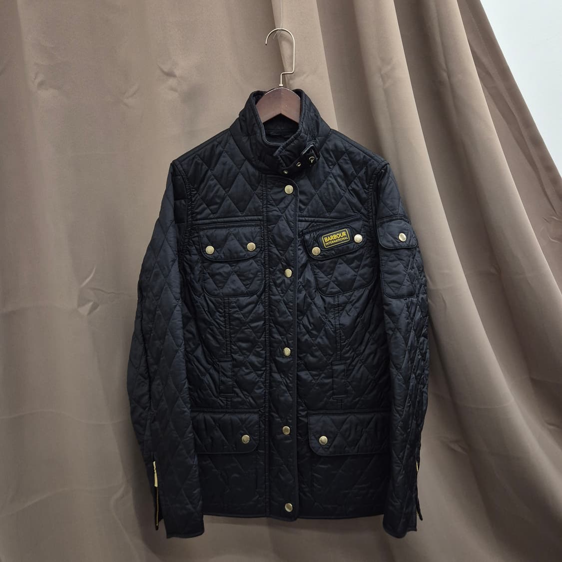 바버 인터네셔널 퀄팅 자켓 상품이미지1