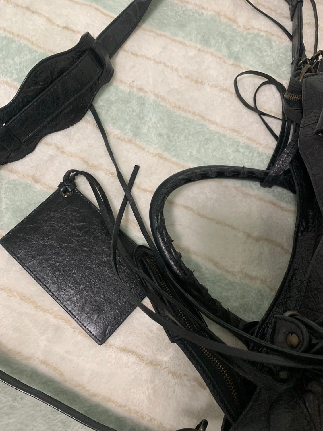 발렌시아가 시티백 블랙 크로스 가능 모터백 정품 상품이미지8