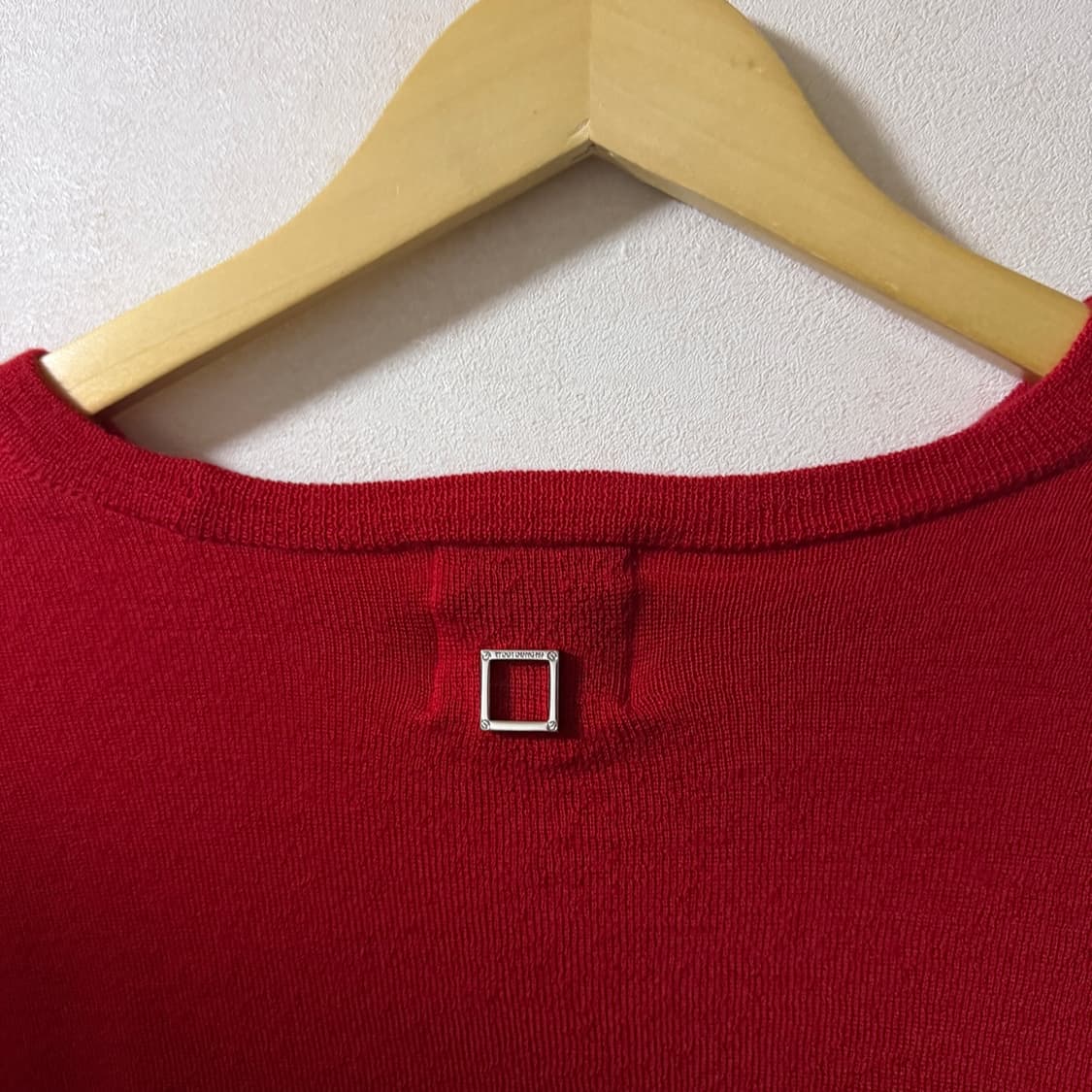우영미 오버핏 로고 니트 다크레드 50 (남성 100-105정도) 상품이미지7