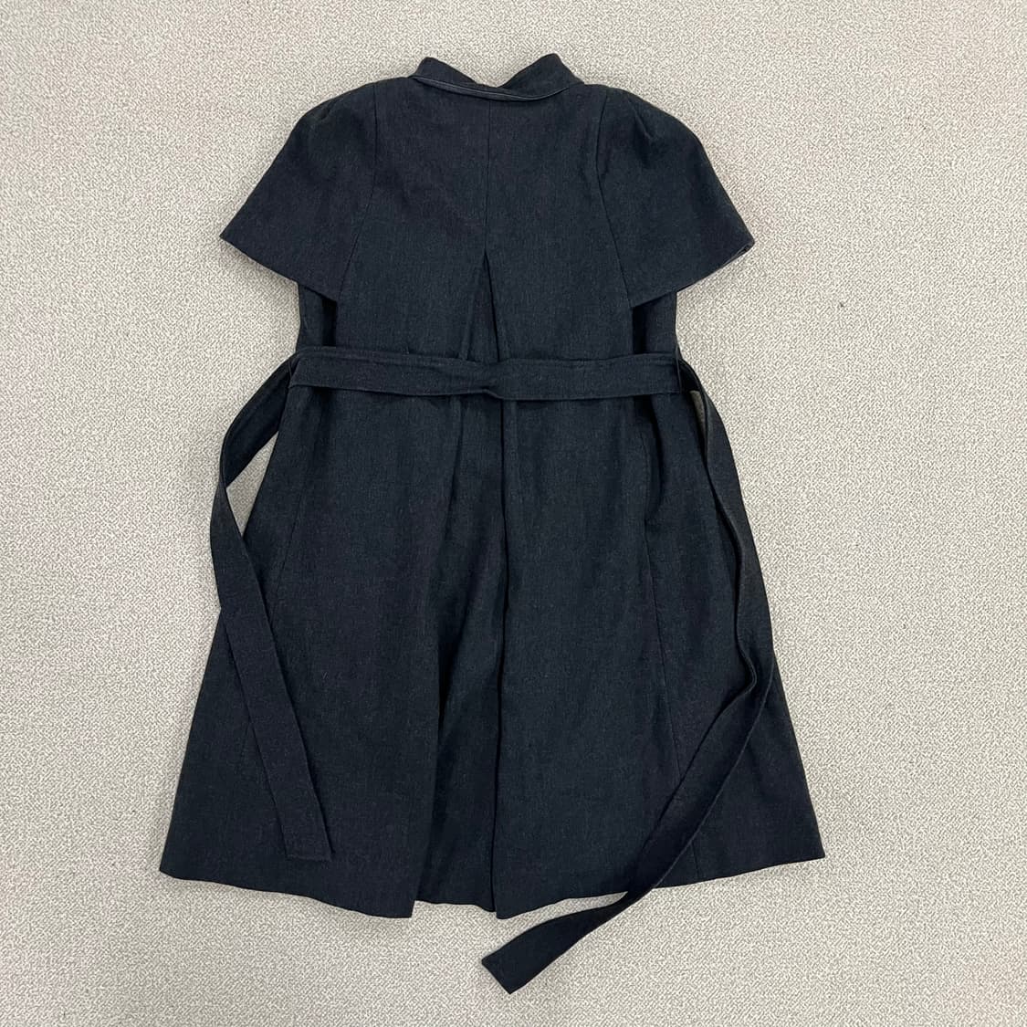 82 한섬 SJSJ 벨티드 반팔 코트 0213M 상품이미지4