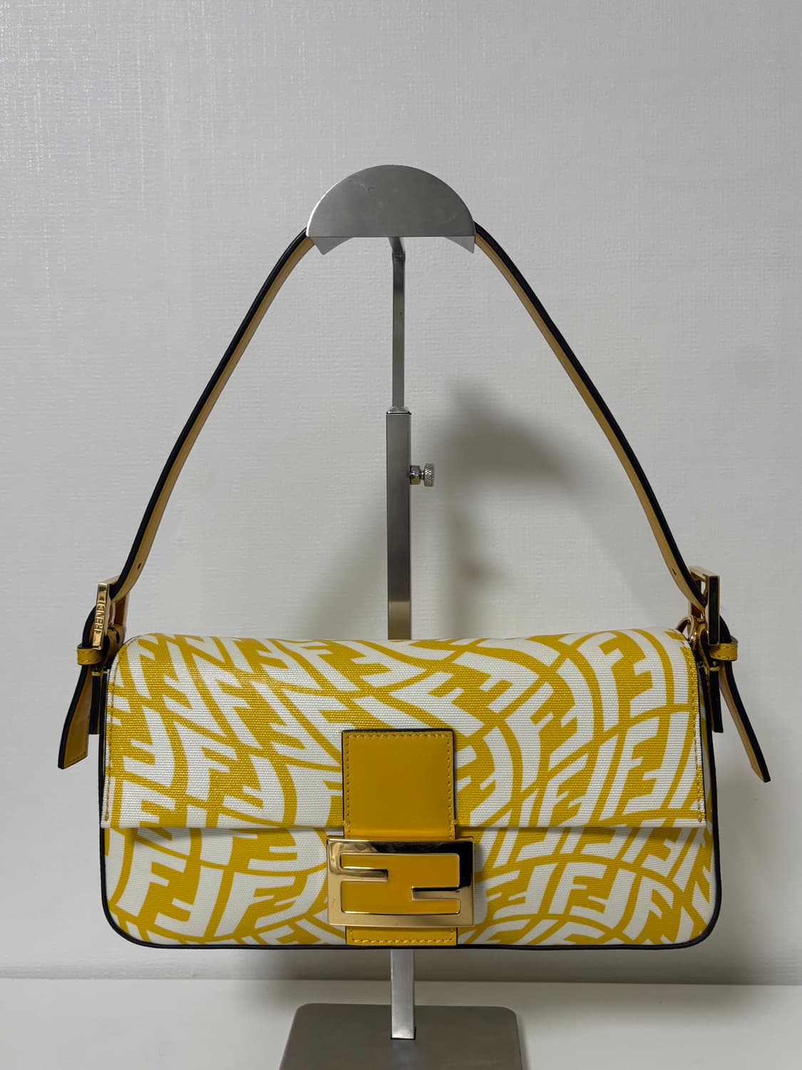 펜디 1997에디션 바게트백 상품이미지1