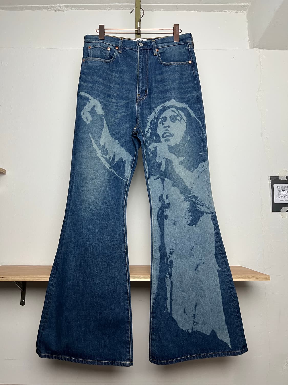 준야와타나베 맨 25SS 밥말리 프린팅 플레어 데님 인디고 상품이미지2