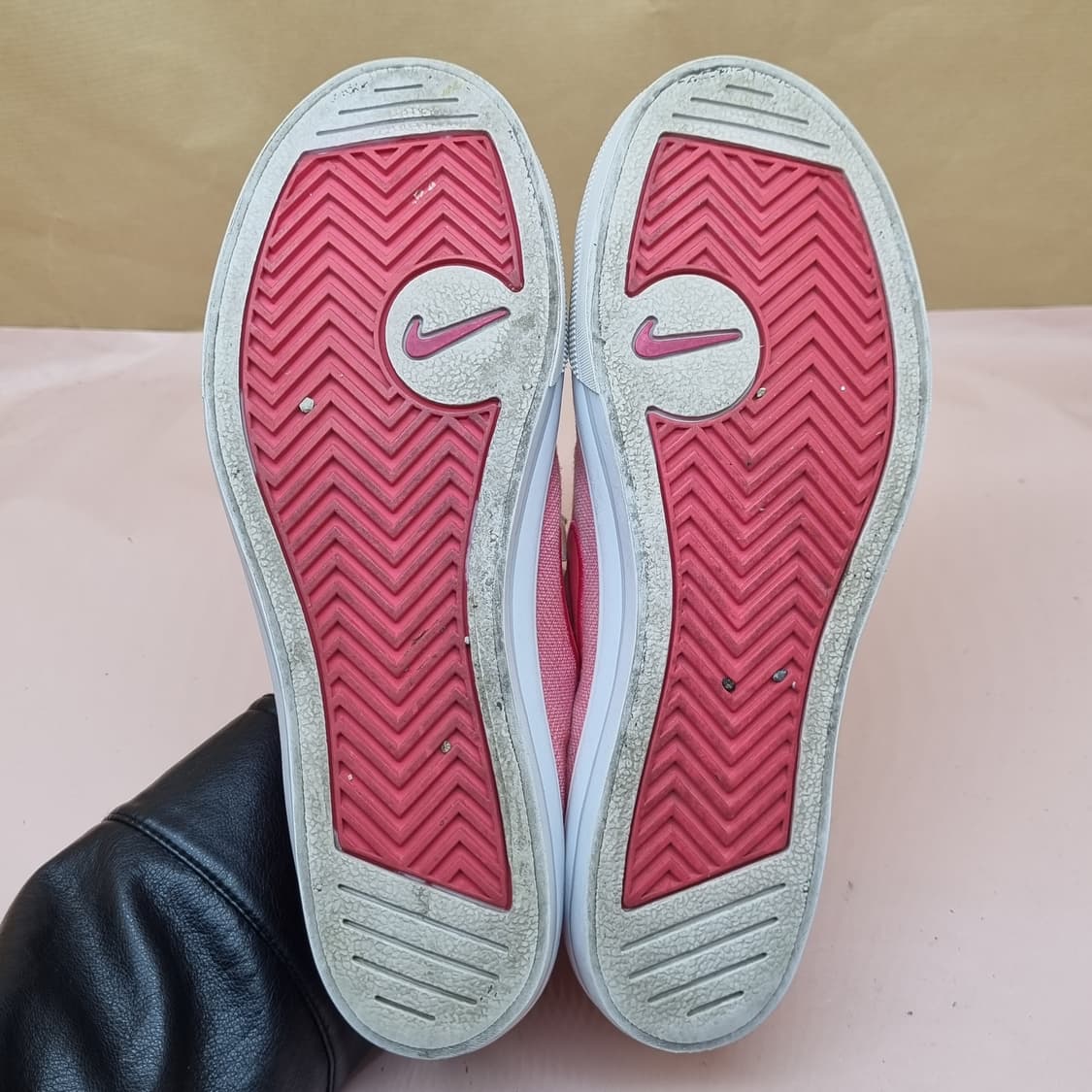 나이키 캔버스 핑크스니커즈 250 상품이미지3