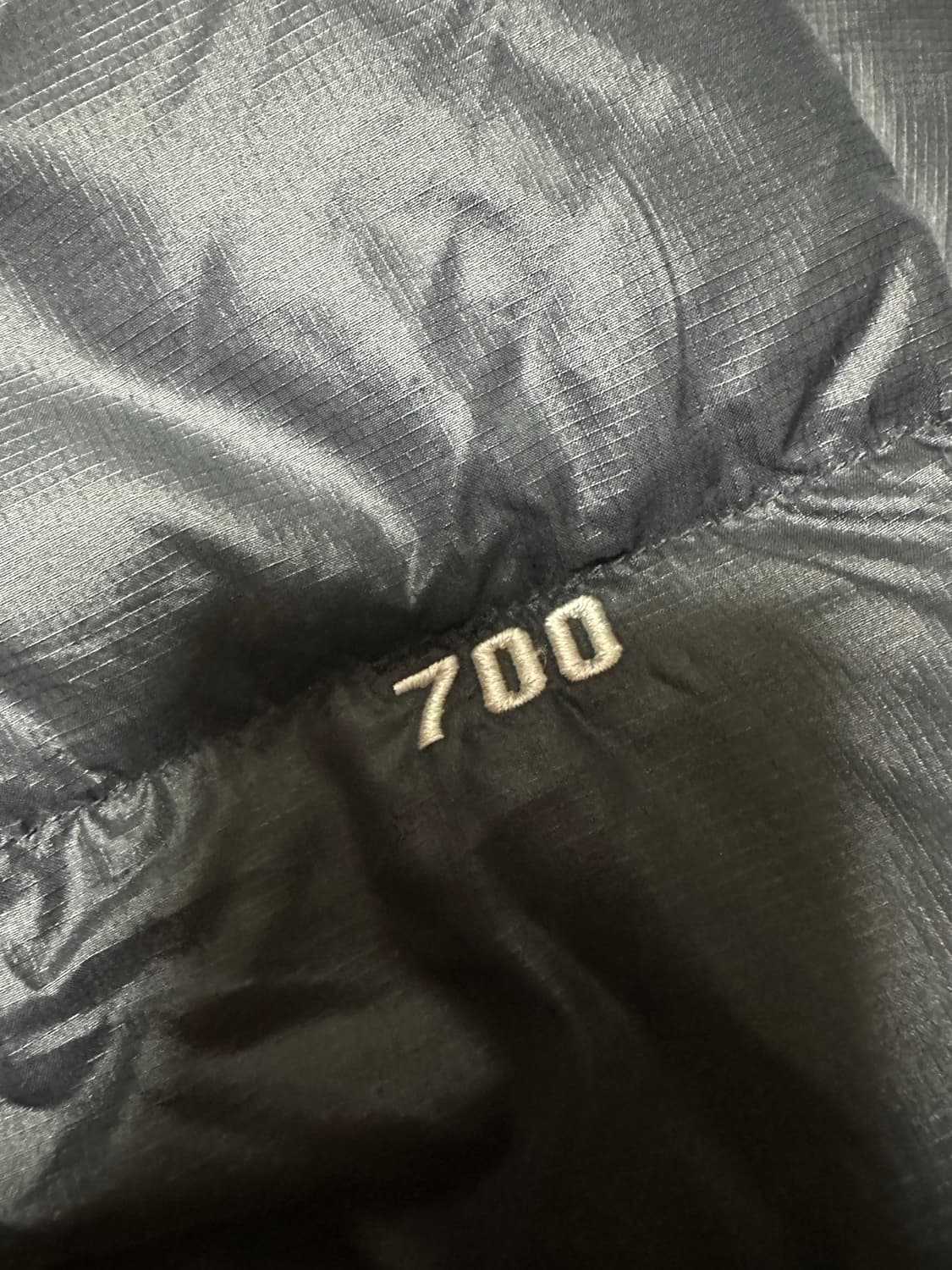 노스페이스 눕시 700 블랙 패딩 해외판 상품이미지2