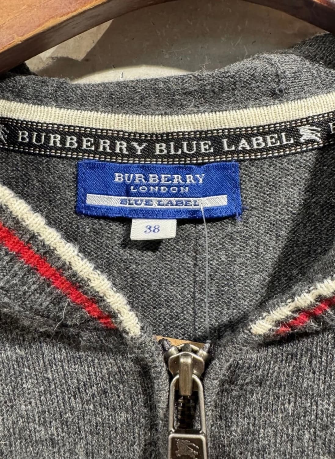 [8917]Burberry gray zip-up hoodie 상품이미지4