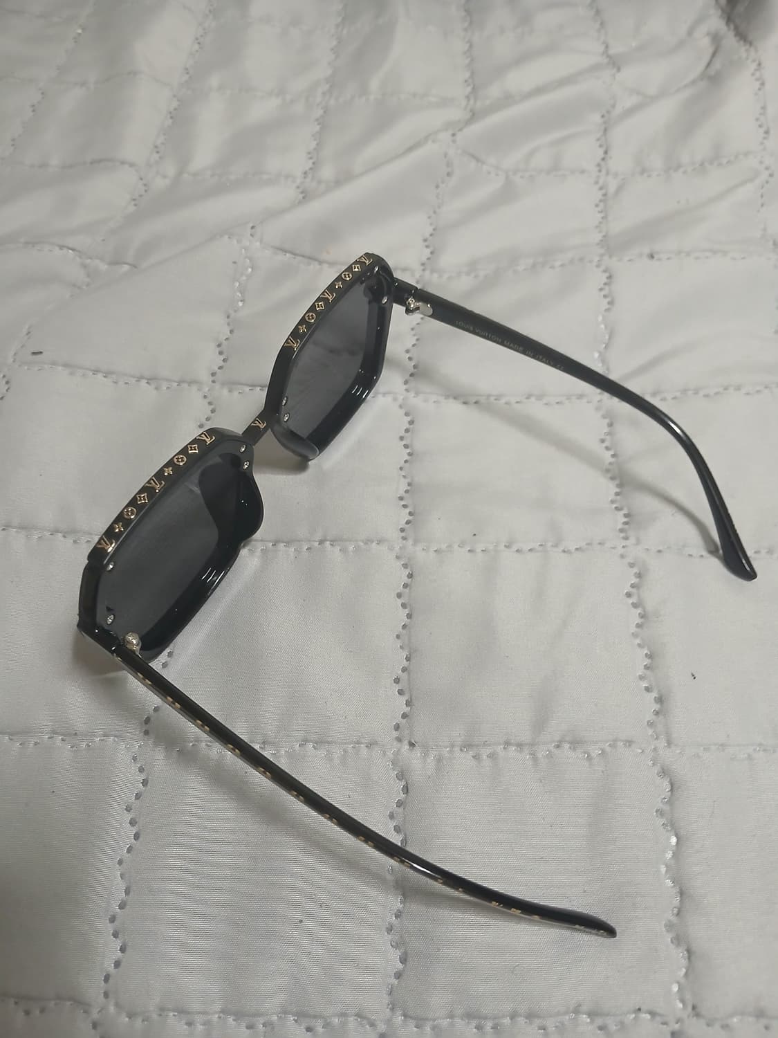 루이비통 선글라스 30만원팝니다 네고가능 상품이미지1