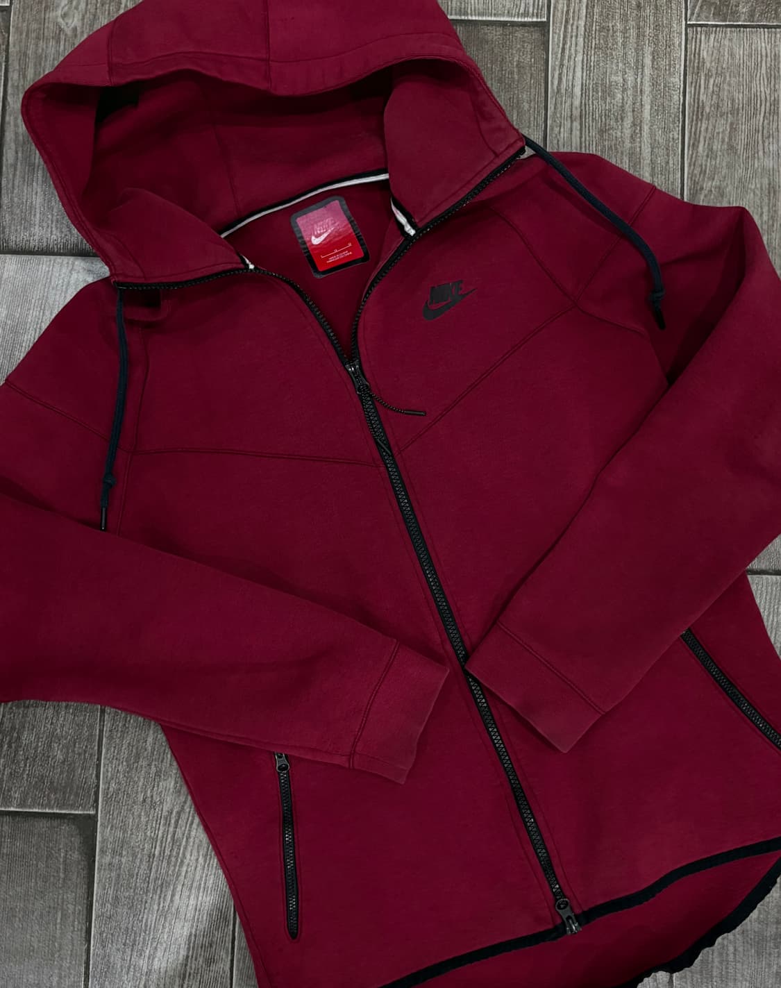 나이키 테크팩 후드집업 버건디 라이즈 소희 상품이미지1