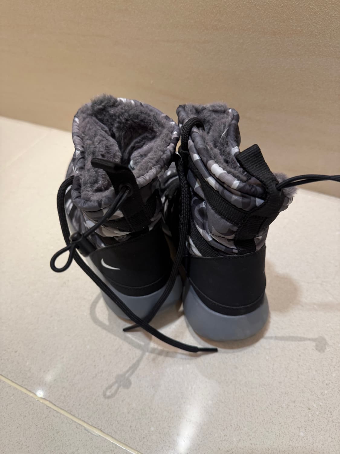 (1회착) 나이키 카모 방한 부츠 240 어그 등산 미들부츠 털신 패딩 상품이미지3