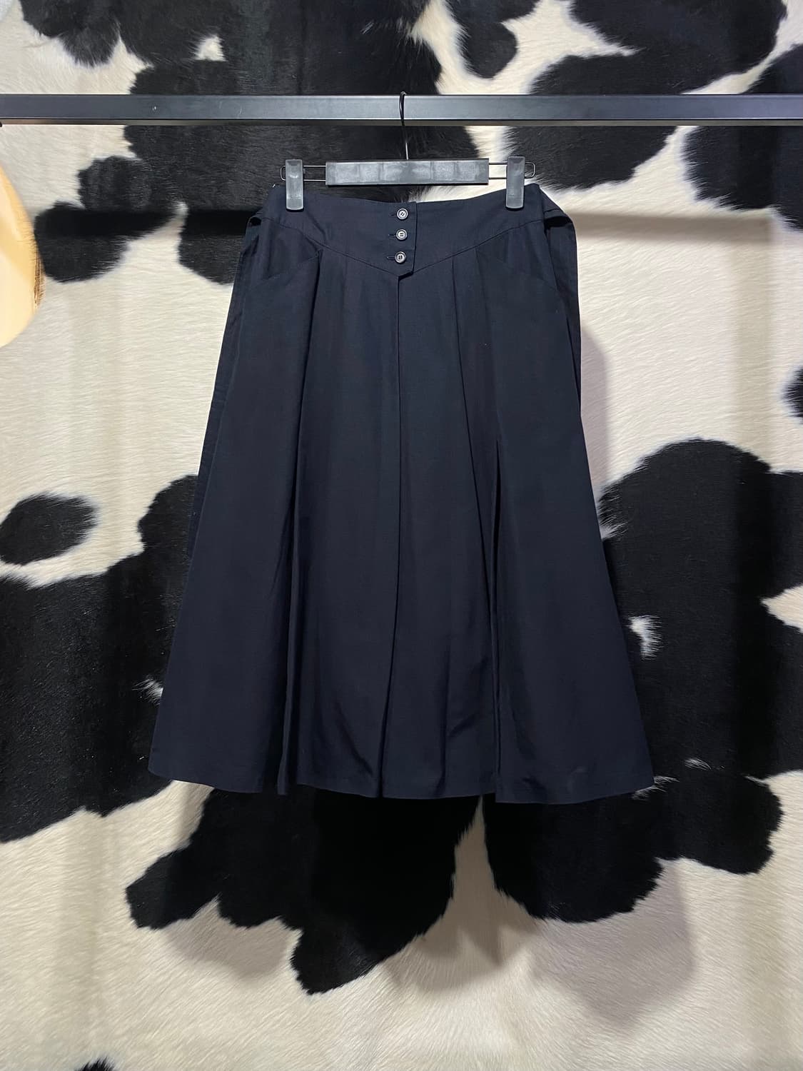 Christan Dior 쓰리버튼 타이디테일 플리츠 미디스커트 상품이미지2