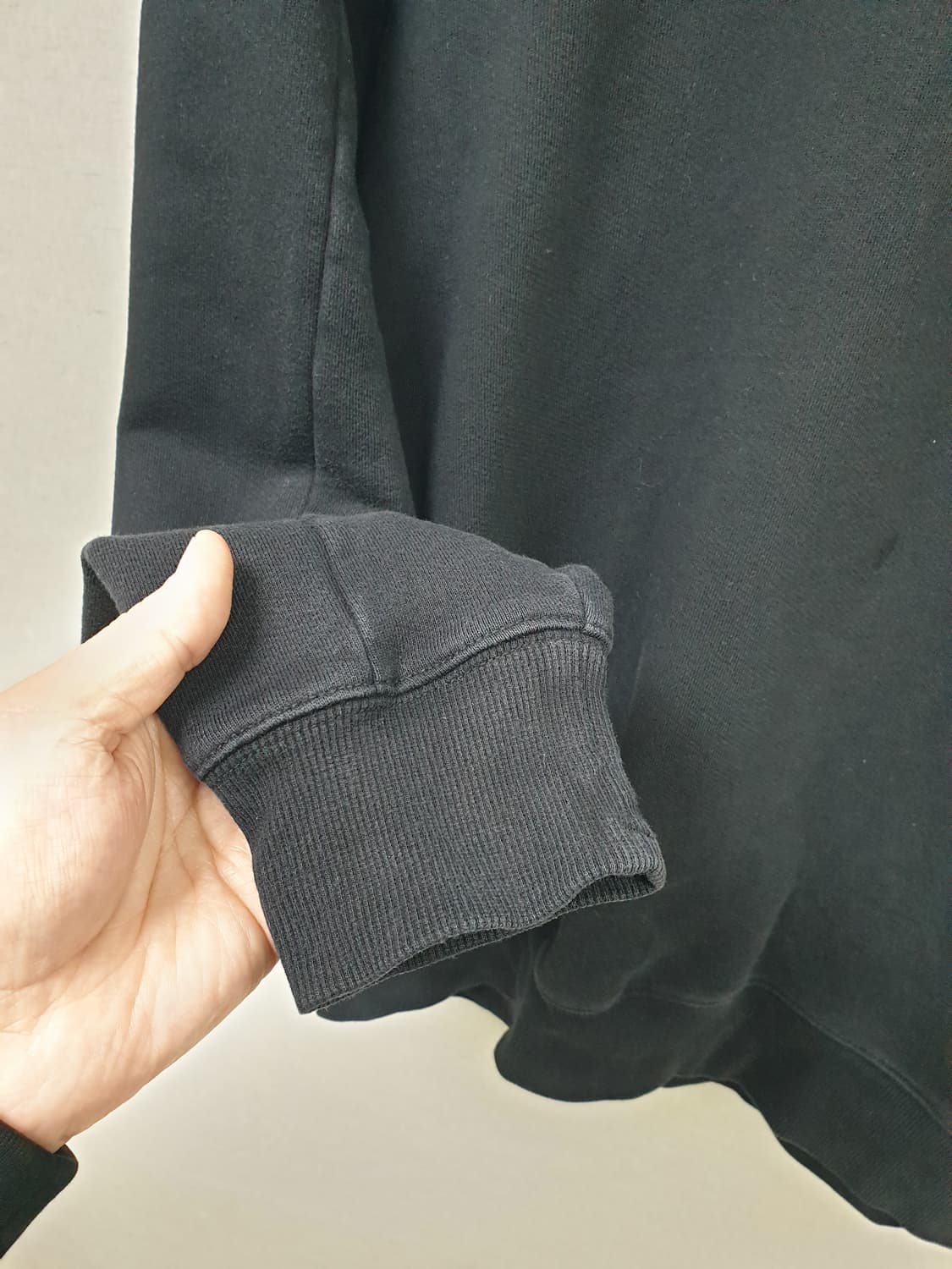 [L/100/정품] cp컴퍼니 렌즈와펜 맨투맨 상품이미지4