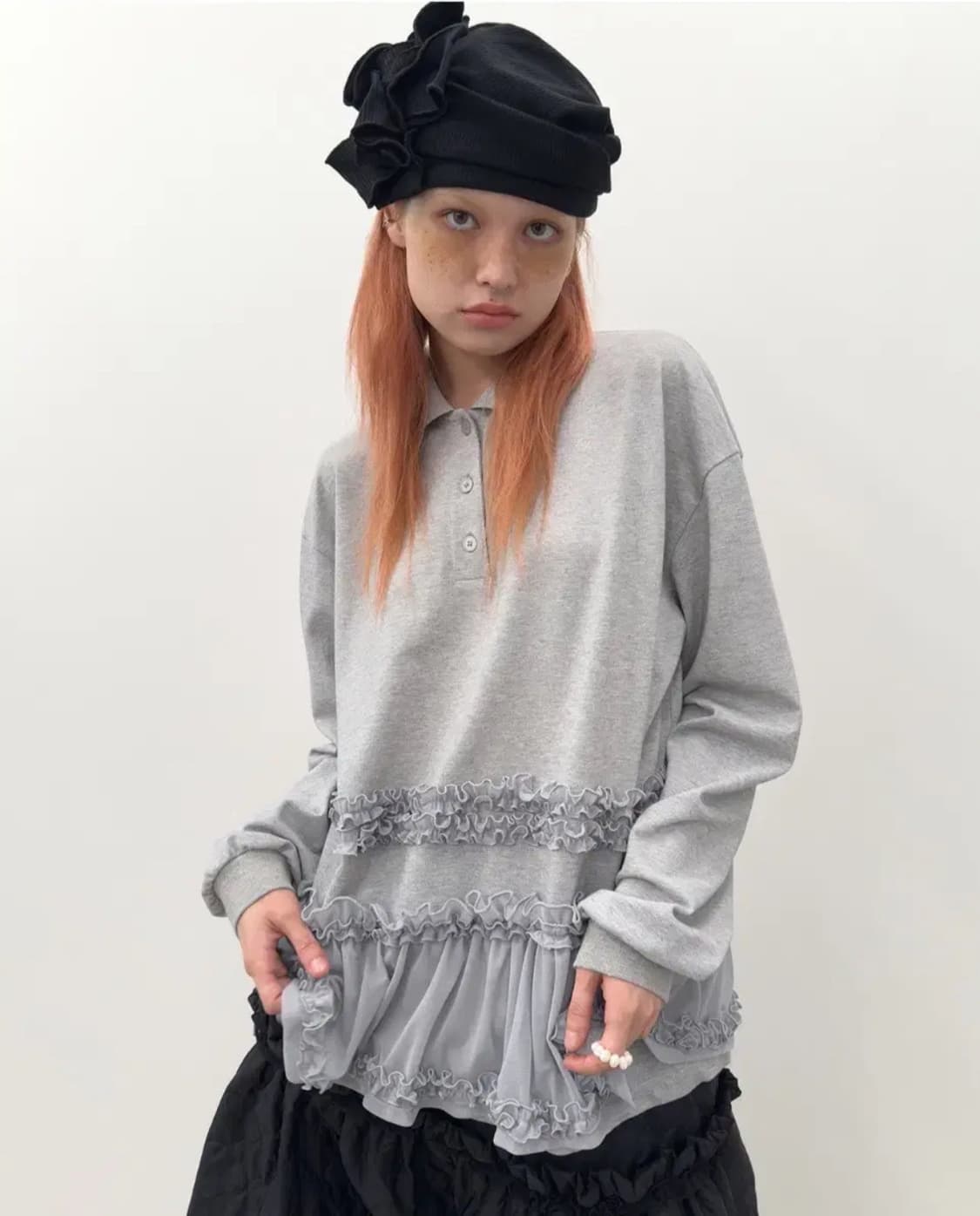 타입서비스 프릴 카라 그레이 티셔츠 상품이미지1