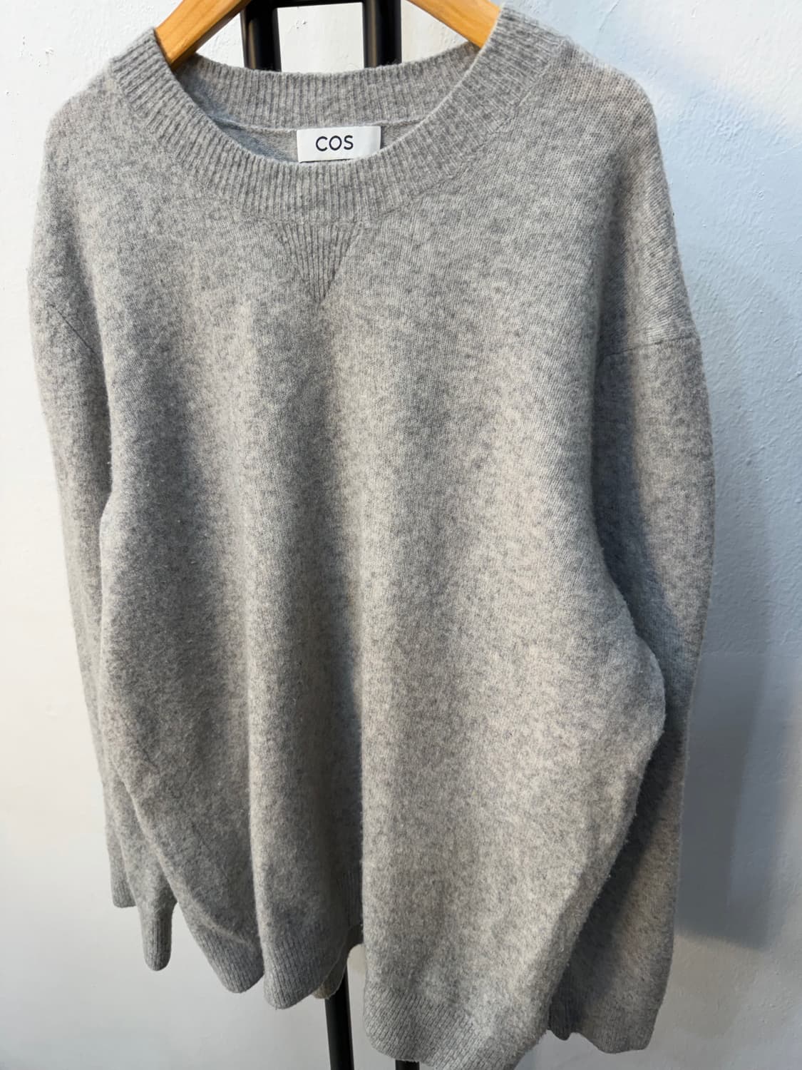 정품) COS 코스 남성 오버핏 그레이 니트 S 상품이미지3