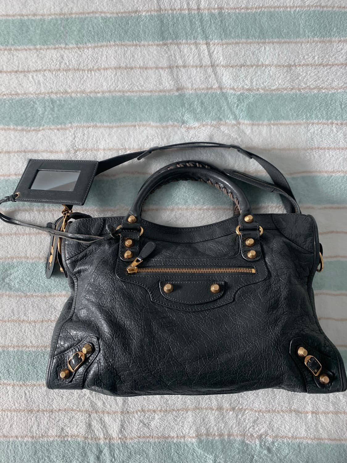 발렌시아가 르시티 모터백 미디움 다크그레이 상품이미지1