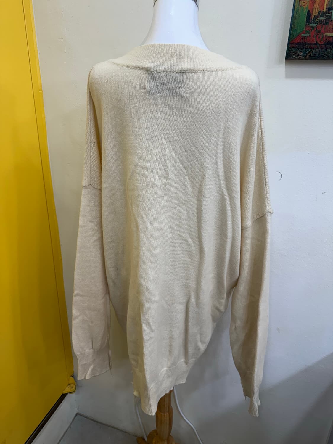 인스턴트펑크 브이넥 오버핏 디스트로이드 니트 아이보리 상품이미지4