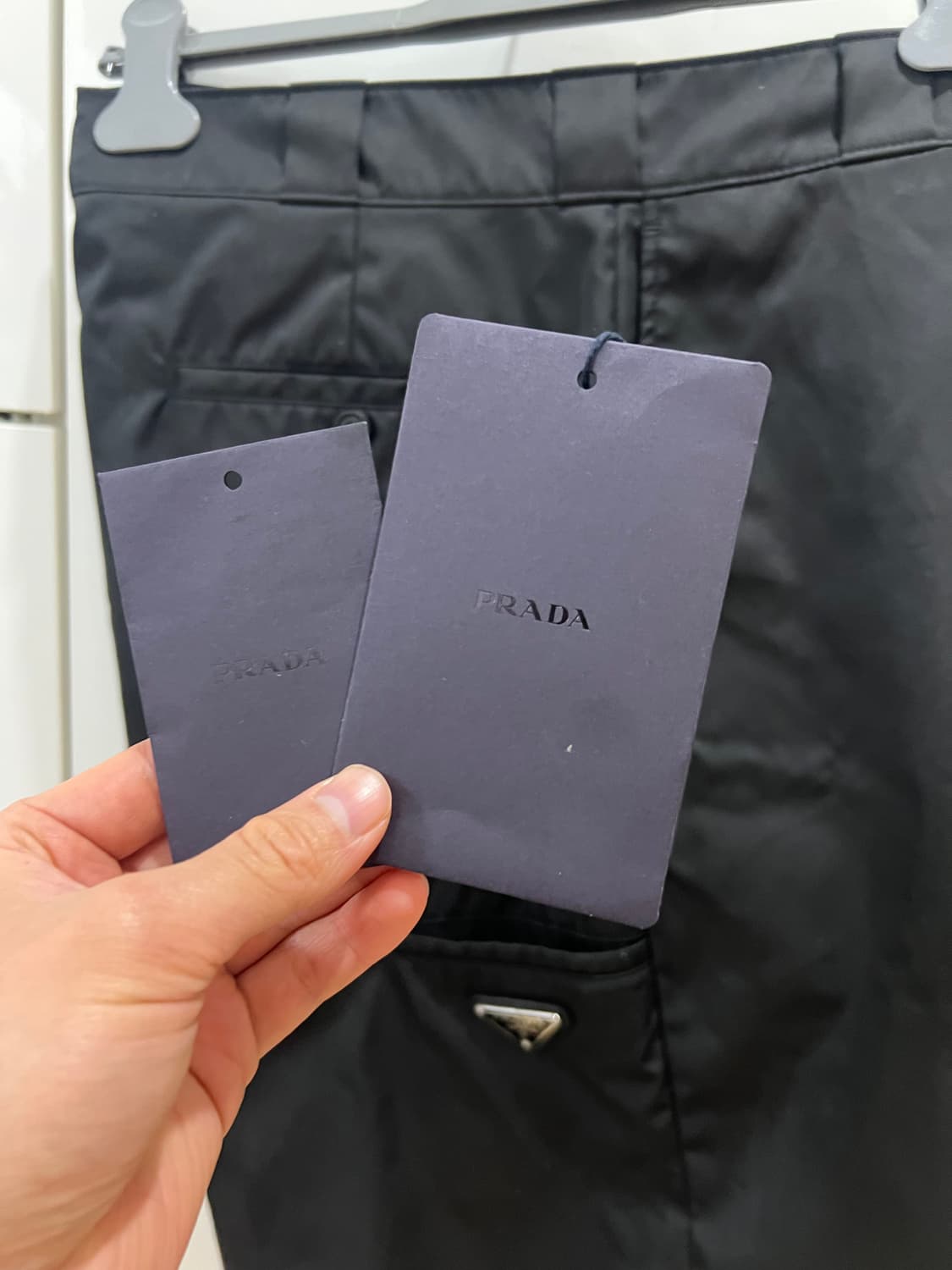 25fw 프라다 리나일론 버뮤다팬츠 32-34 상품이미지3