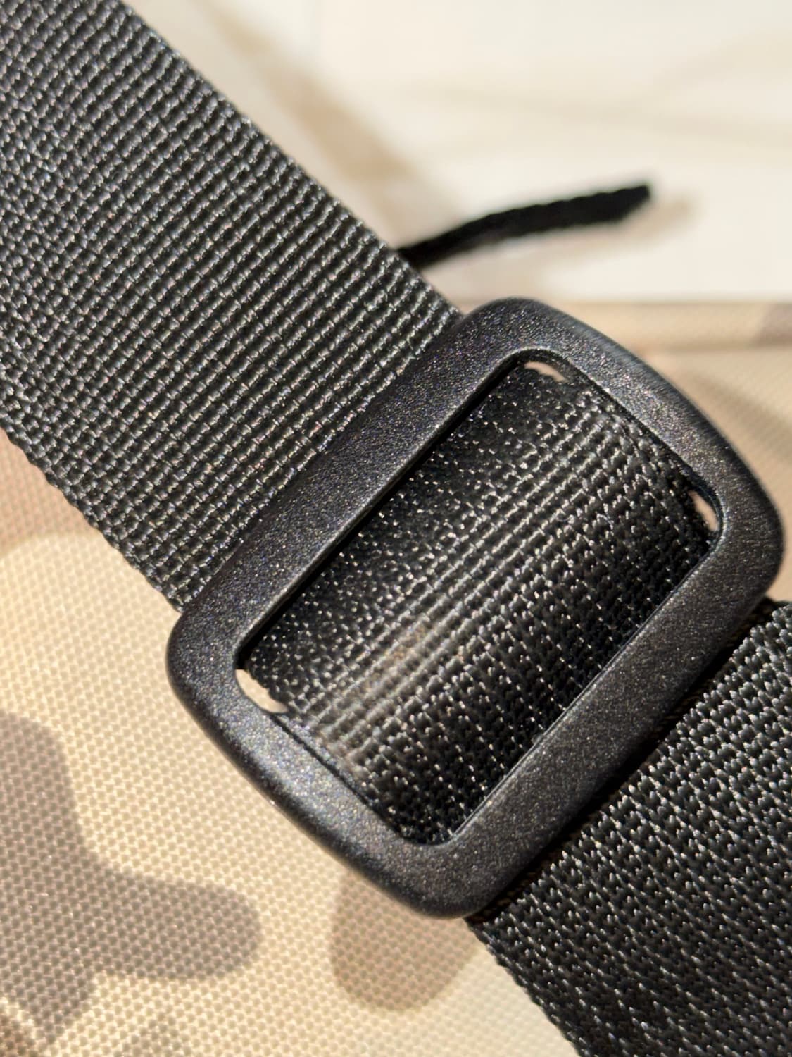 칼하트 윕 에센셜스 백 스몰 카모 상품이미지3