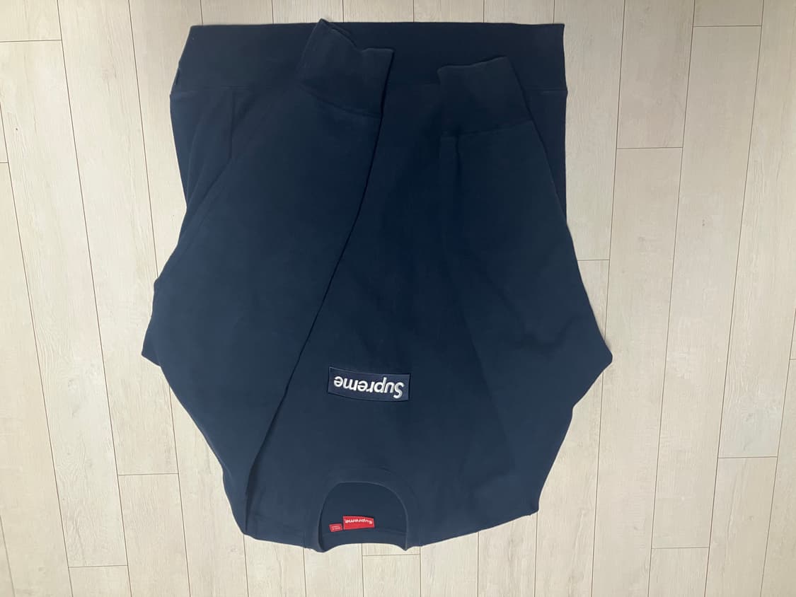 슈프림 18fw 박스로고 크루넥 맨투맨 네이비 상품이미지1