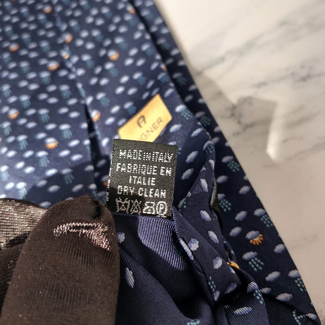 아이그너 실크 네이비 패턴 넥타이 9.5cm A+~A등급 E885
 상품이미지8