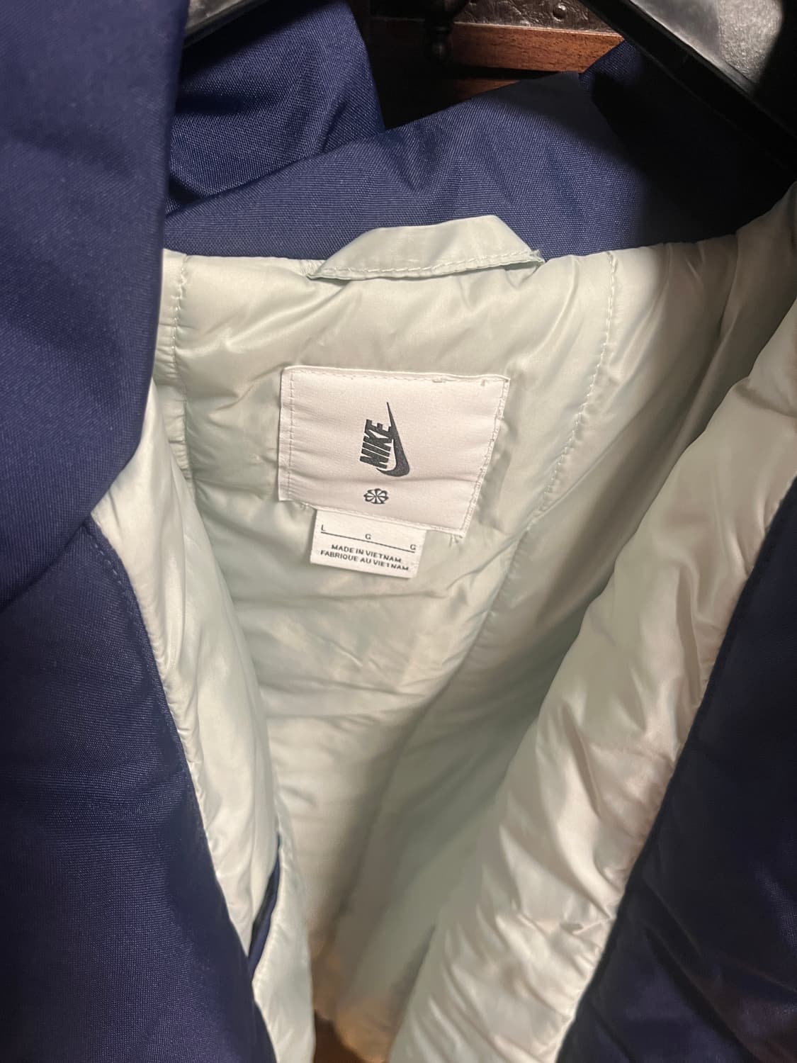 나이키 솔로스우시 네이비 패딩 L 상품이미지4