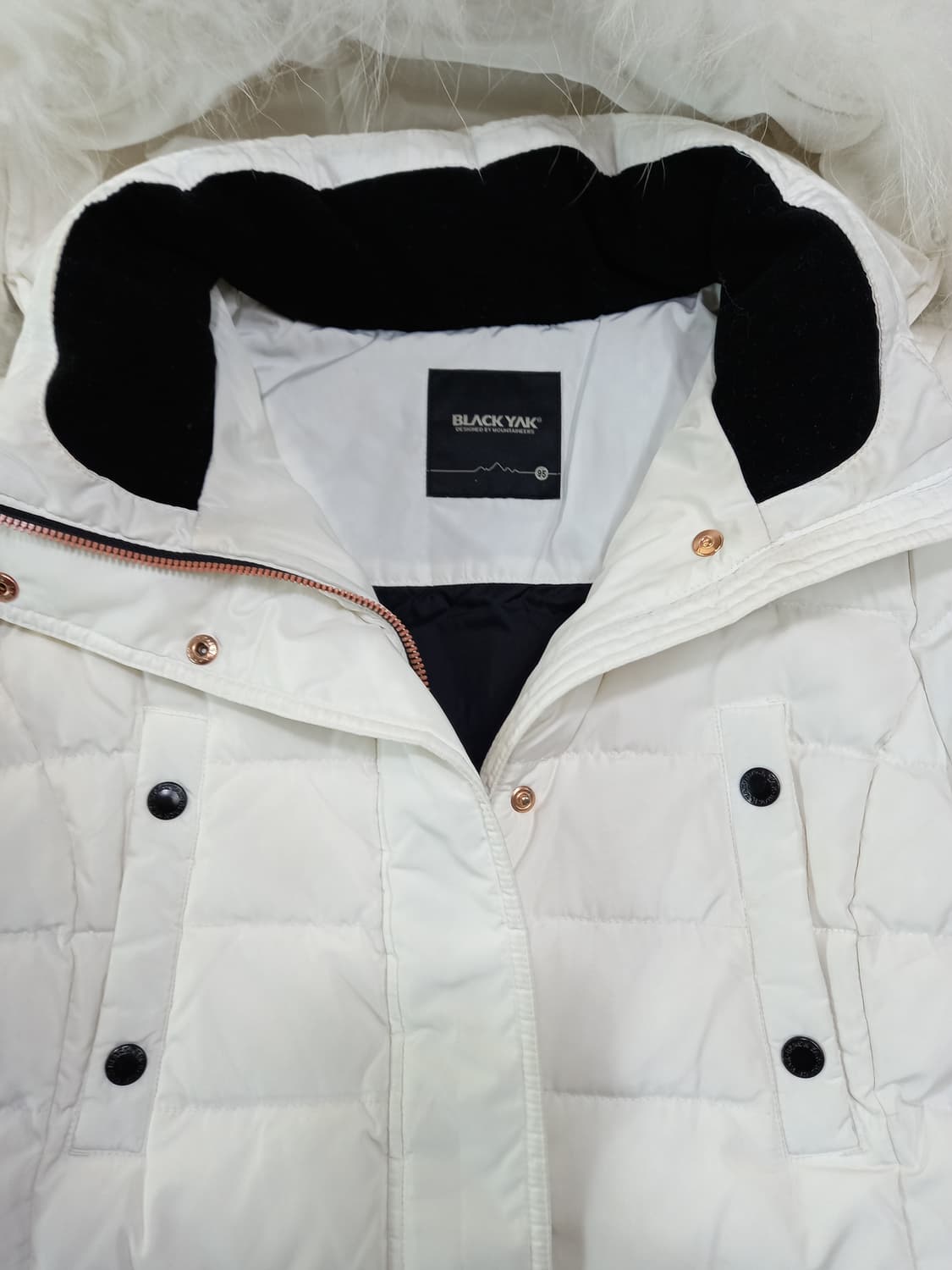 M95 BLACKYAK 덕다운 라쿤퍼 롱패딩 화이트 M-979 상품이미지5