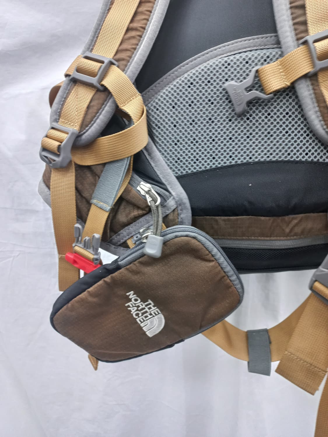 노스페이스 벤처 백팩 브라운(30리터) 상품이미지8
