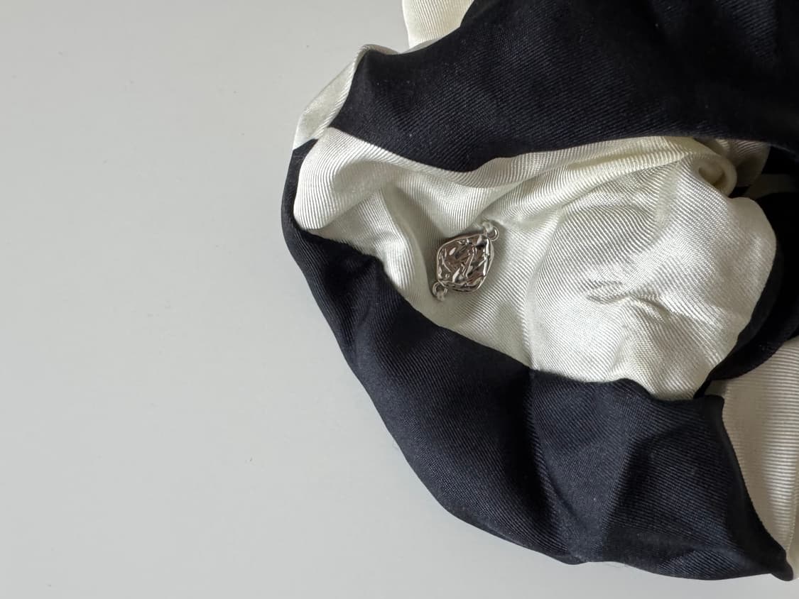 아비에무아 체커드 실크 스크런치 상품이미지4