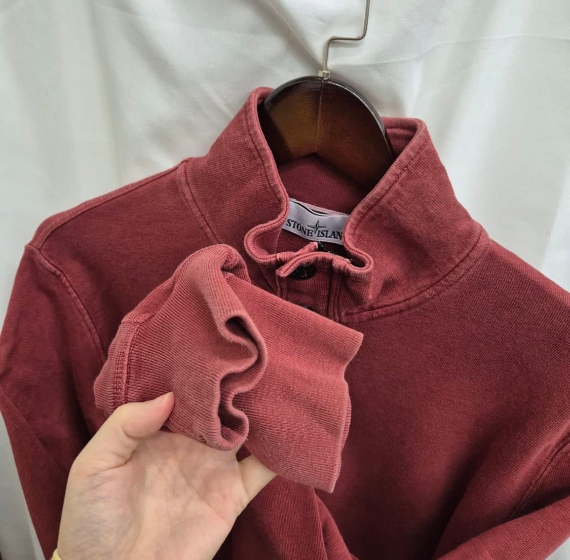 XL) 스톤아일랜드 하이넥 버튼다운 스웨트 셔츠 반집업 105 상품이미지5