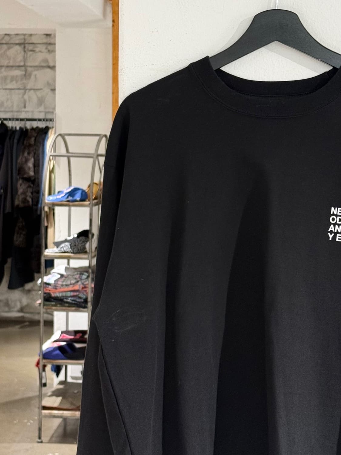 네이버후드 블랙 민트 레터링 롱 슬리브 티셔츠 상품이미지2