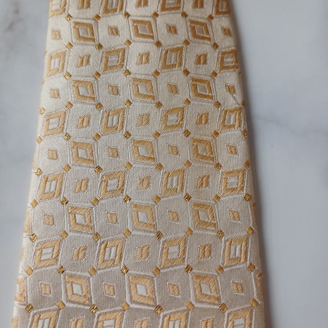 아쿠아스큐텀 실크 아이보리 자카드 넥타이 9.4cm A등급 A19302
 상품이미지7