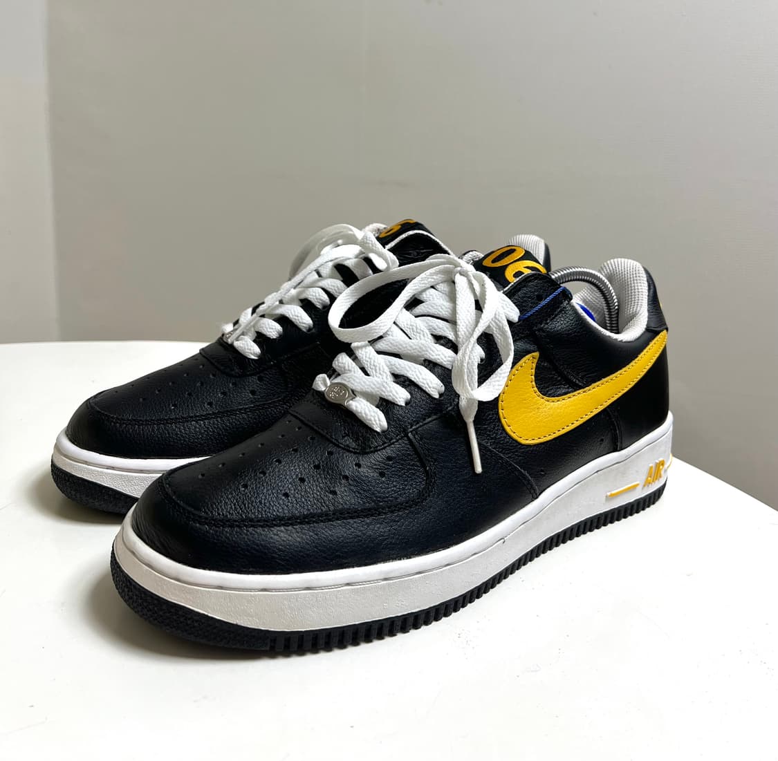 [275] 나이키 에어 포스 원 로우 06 필라델피아 흑인의날  상품이미지1