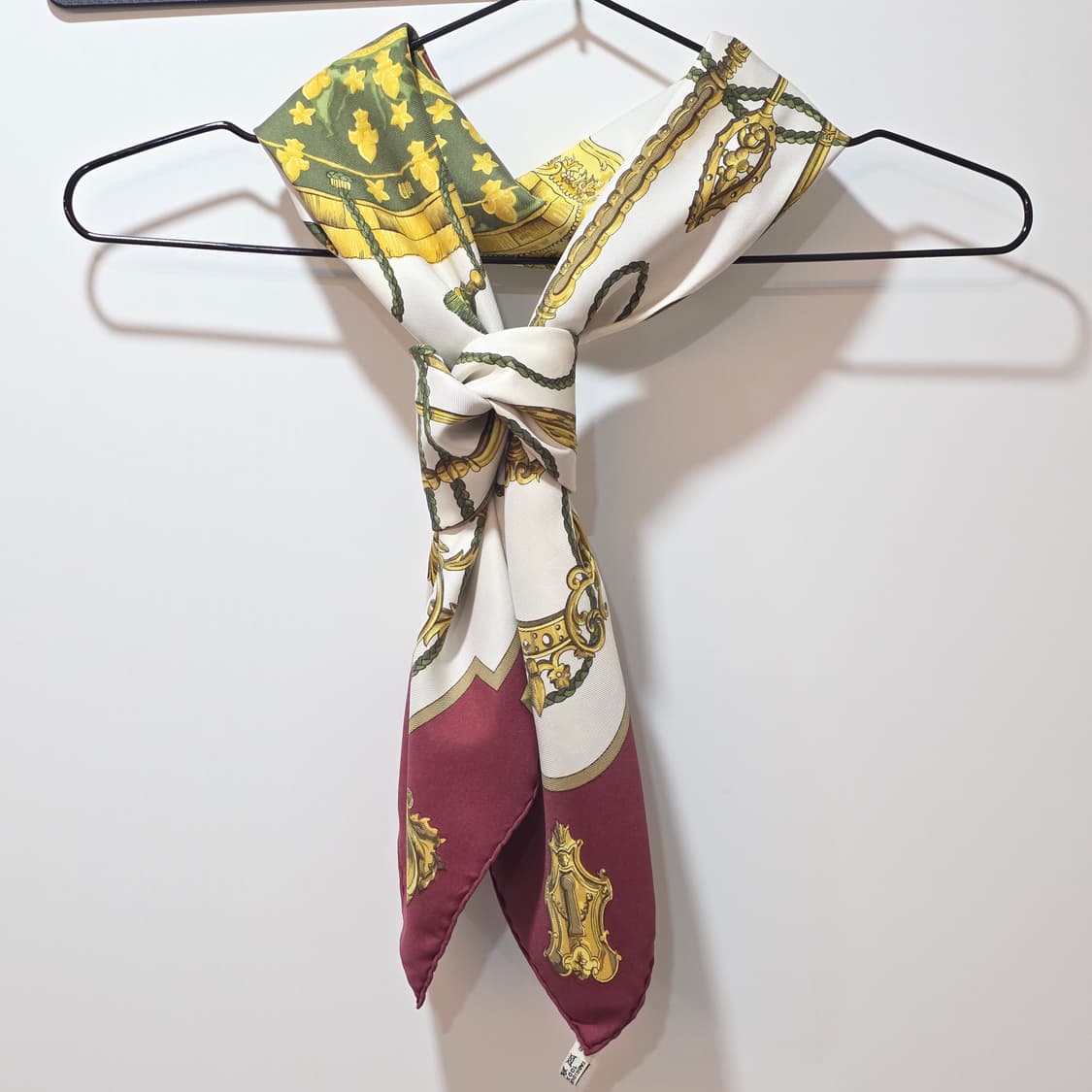 에르메스 스카프 까레 Les Cles 열쇠 패턴 실크 (버건디) 상품이미지10