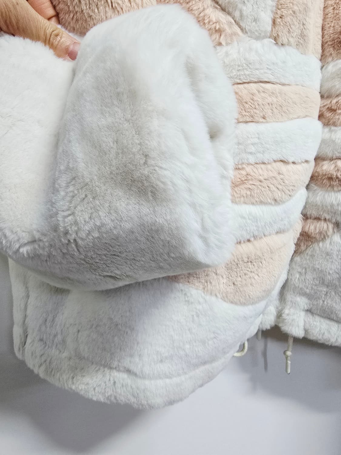 아디다스 트레포일 퍼 자켓 화이트 상품이미지3