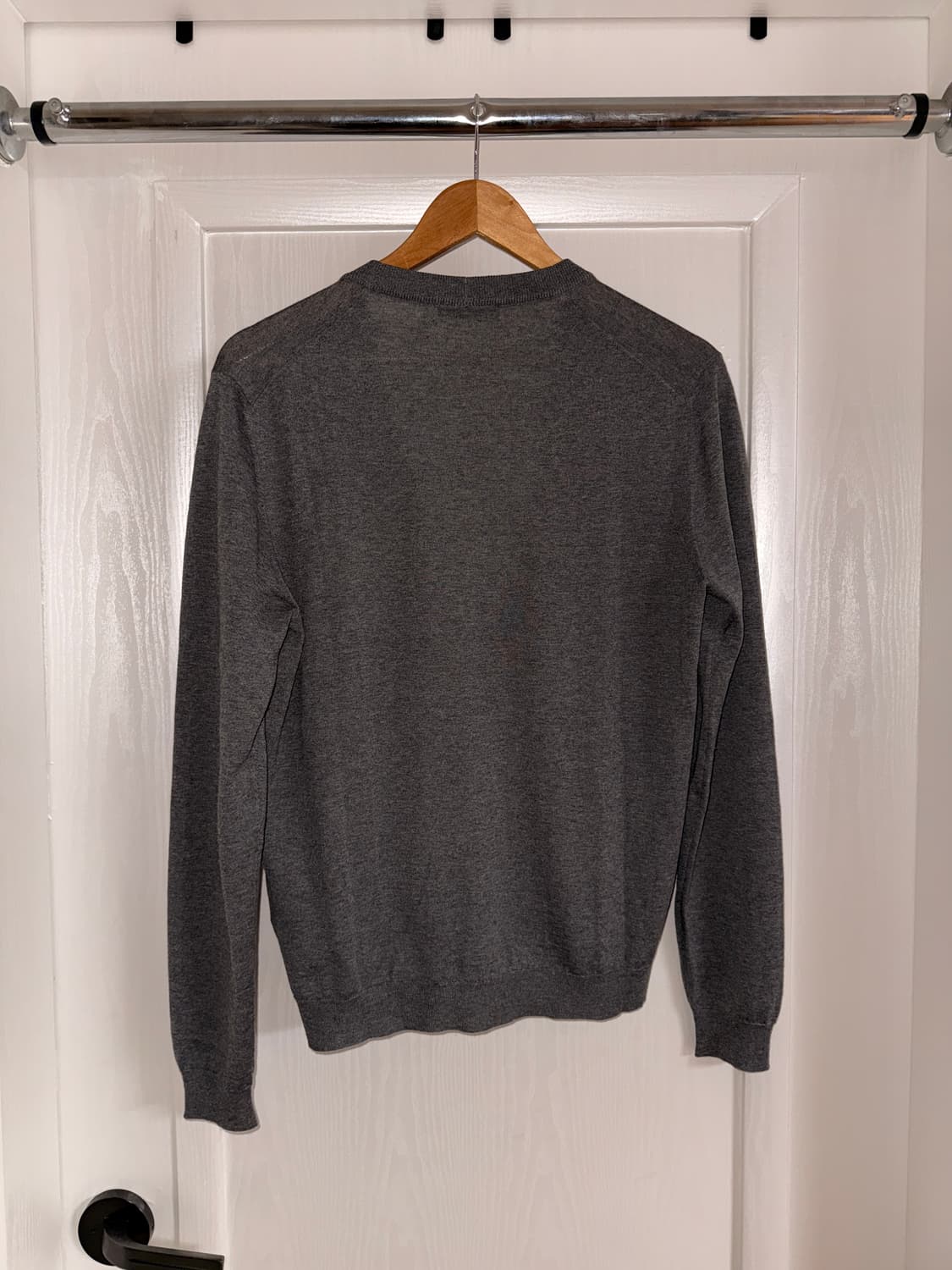 Wool V-neck Cardigan 상품이미지3