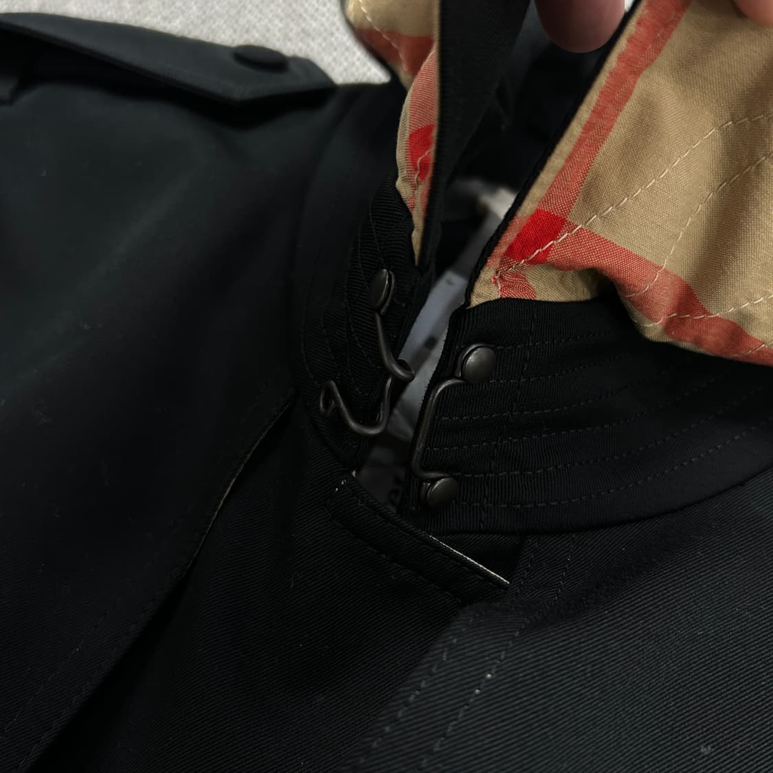 버버리 신형 개버딘 벨티드 트렌치코트(34) 상품이미지4