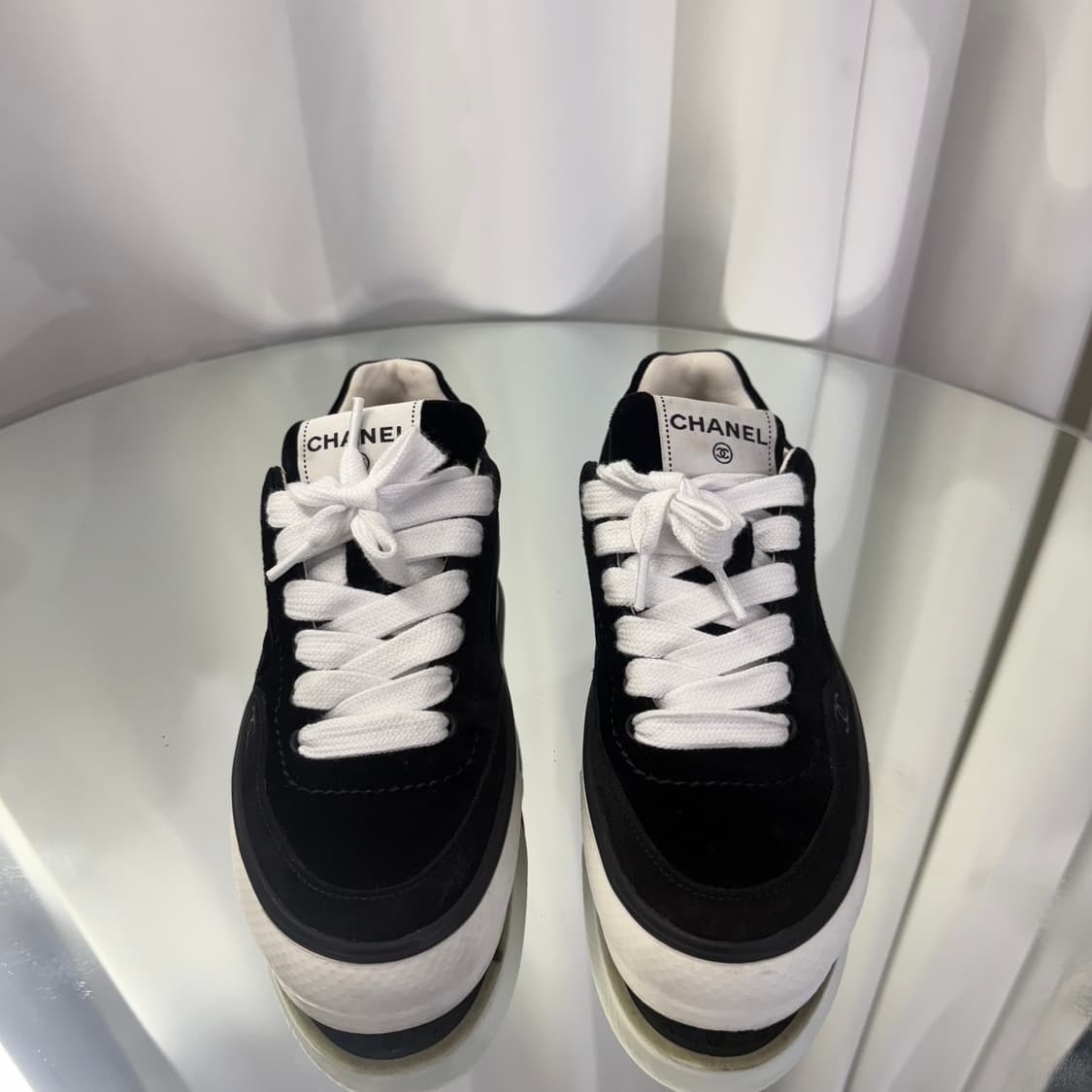 (36.5) 샤넬 마크다운 벨벳 스웨이드 스니커즈 상품이미지3