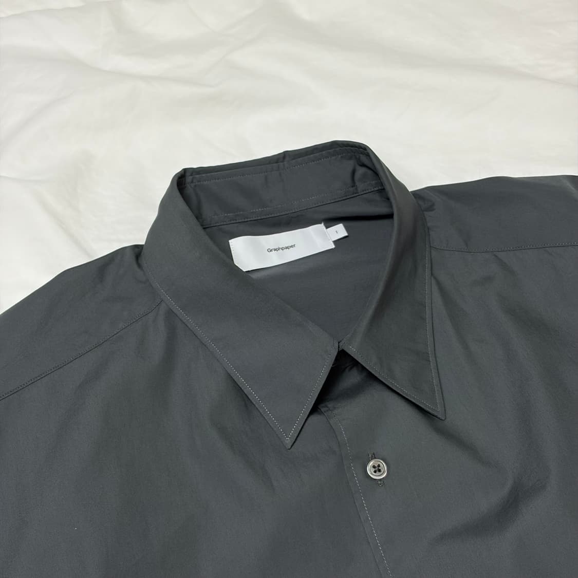 그라프페이퍼 오버사이즈드 레귤러 칼라 셔츠 C.GRAY 1사이즈 상품이미지2