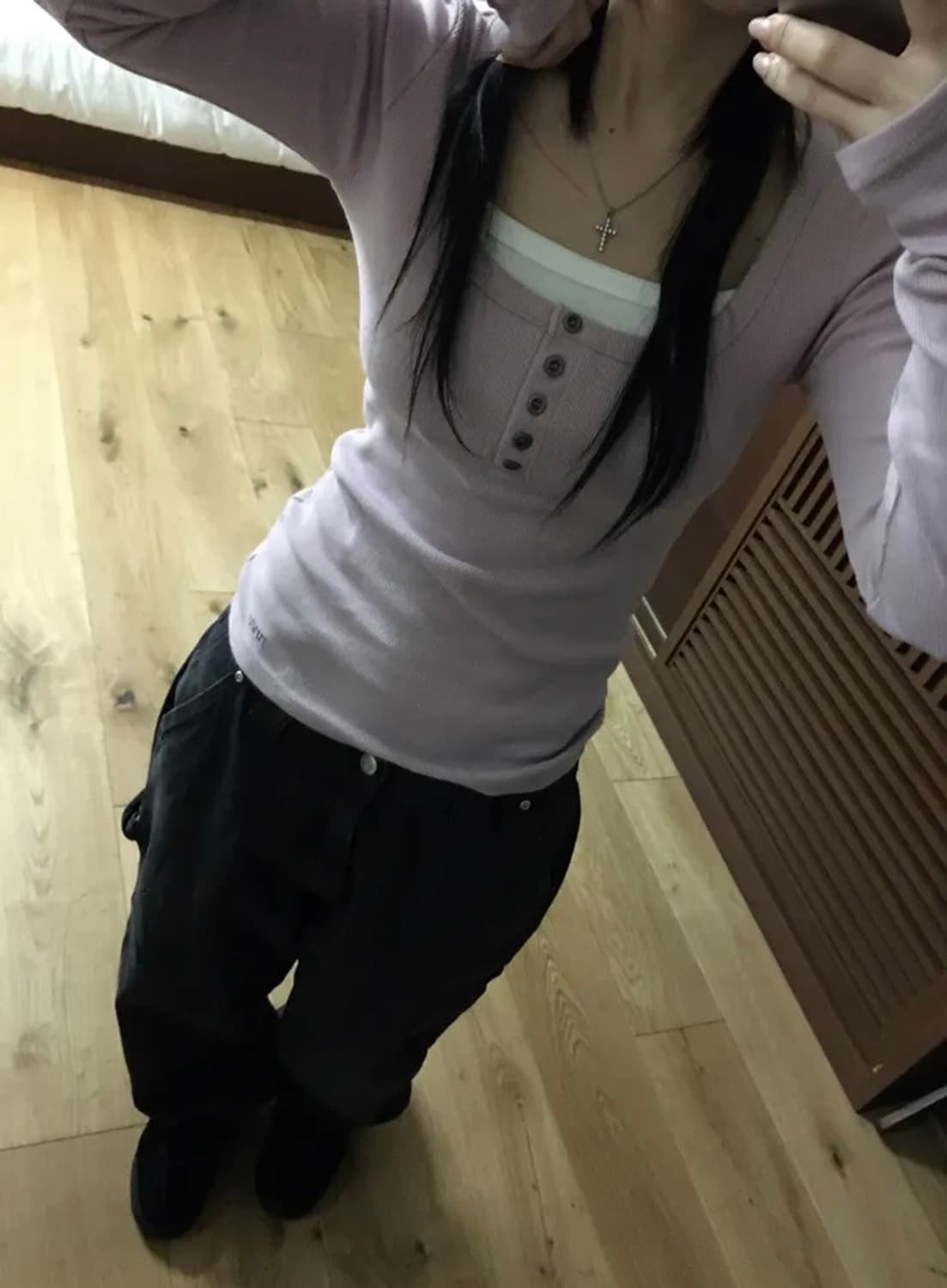 이즈이즈 버튼티 상품이미지1