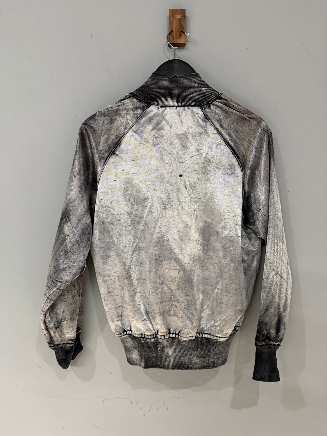 Distressed washing bomber jacket 상품이미지10
